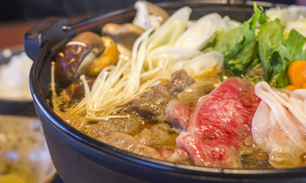 すき焼きコース 割下にもこだわったすき焼きを囲んでワイワイと